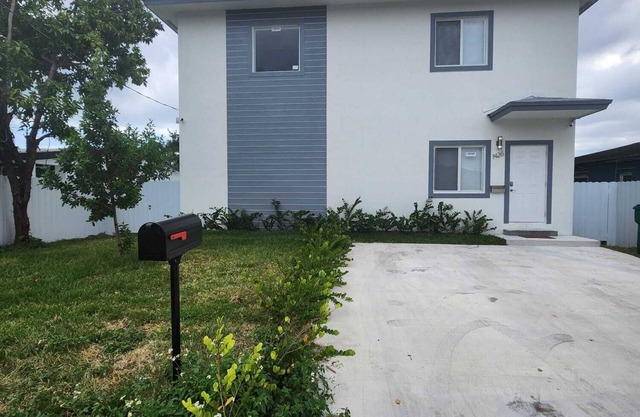 Estamos ubicados en el corazón de Miami, a 10 minutos del centro, playas, M.I.A.