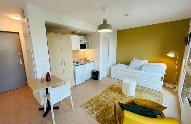 We Live In R - Suite 302