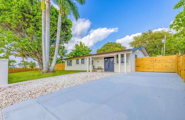 Welcome to Casa Luna – Your Private Oasis with a Heated Pool!