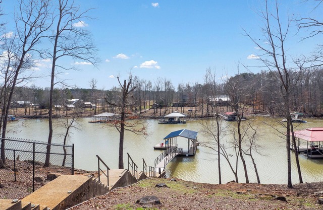 Haven on Smith Lake - Perfect location to relax!