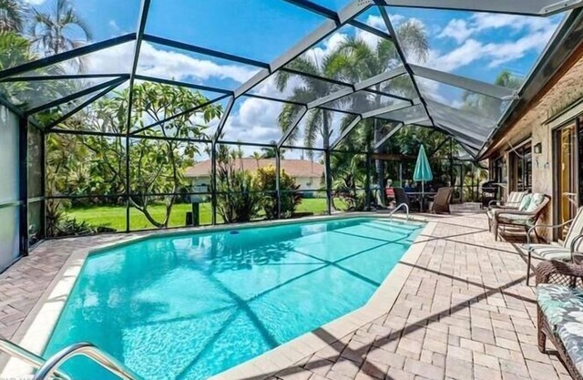 Welcome to Owl's Nest! Pet Friendly, Heated Private Pool, Summer Specials....