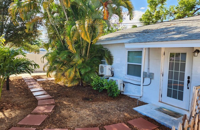 Welcome to The Pink Flamingo! Cozy Private House w/Fenced in Yard