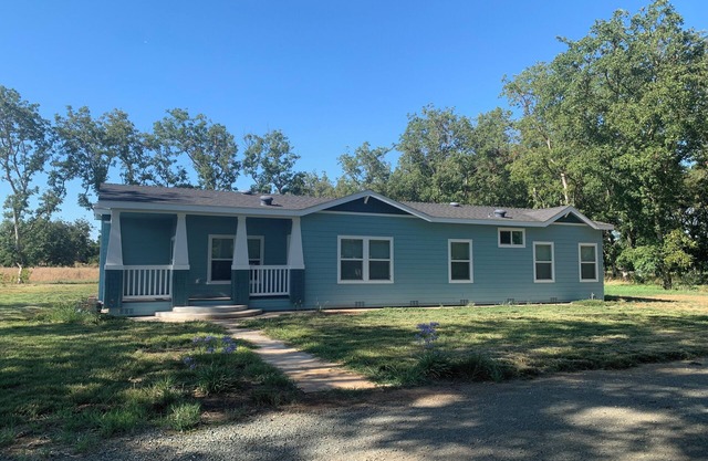 Welcoming 3-bedroom house with AC in Linden