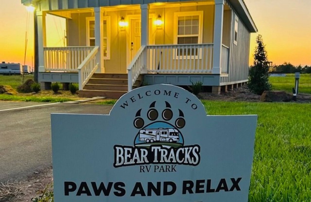 Welcoming cottage with AC in charming Lucedale