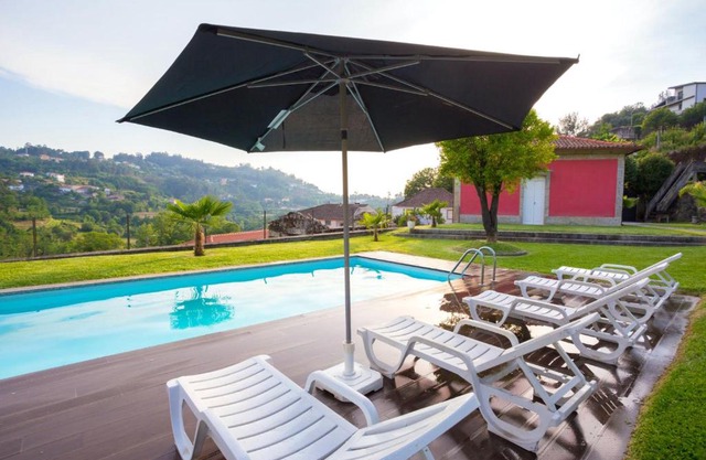 Welcoming Villa with Mountain View in Sobradelo da Goma