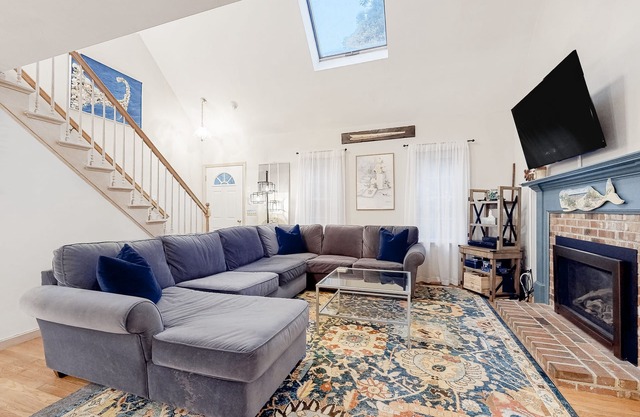 Well-Appointed Cape Getaway: Deck w/ Grill - Near Dining, Beach, Ponds & Golf