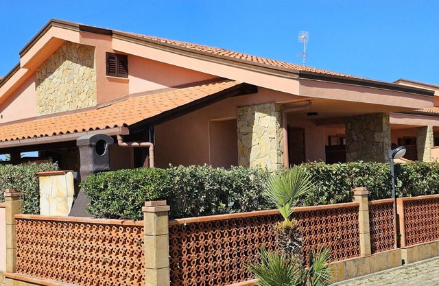 DESCUENTO MAYO!! VILLA MEDITERRANEA CON JARDIN Y TERRAZA A 50 METROS DE LA PLAYA