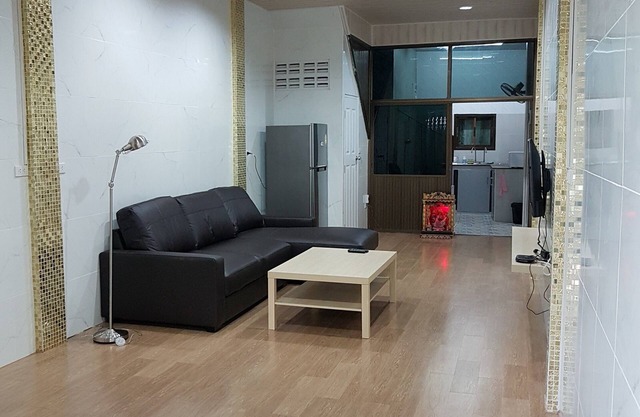Casa bien ubicada y completamente renovada
