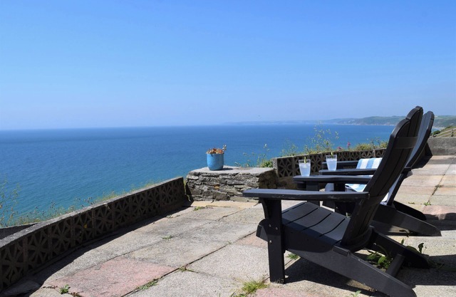 WESTCROFT 6 WITHNOE TERRACE, with a garden in Whitsand Bay