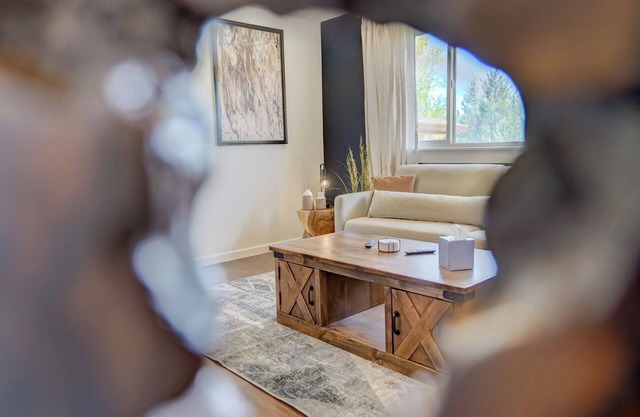 Western Peak Pad - Cozy 2-BR w/Views, King Bed & Pet-Friendly Yard