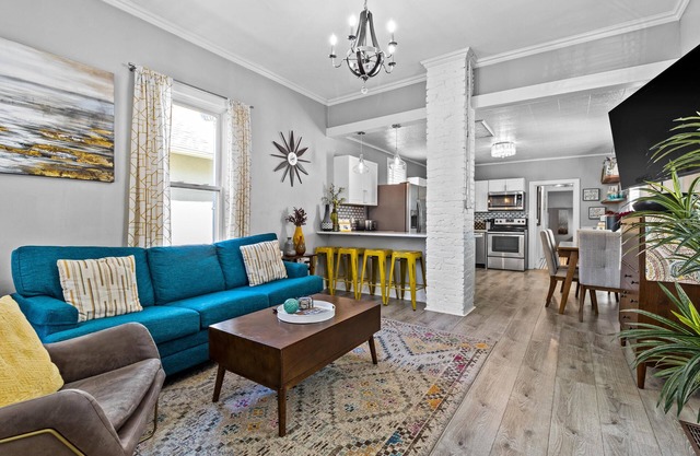 Westport Hideaway - Minutes to Westport! Private Parking + Pet Friendly