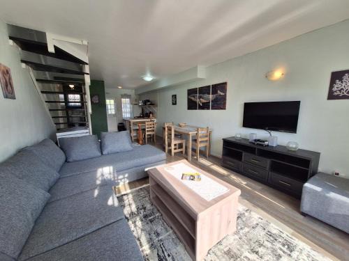 Whales Drift Beach Apartment