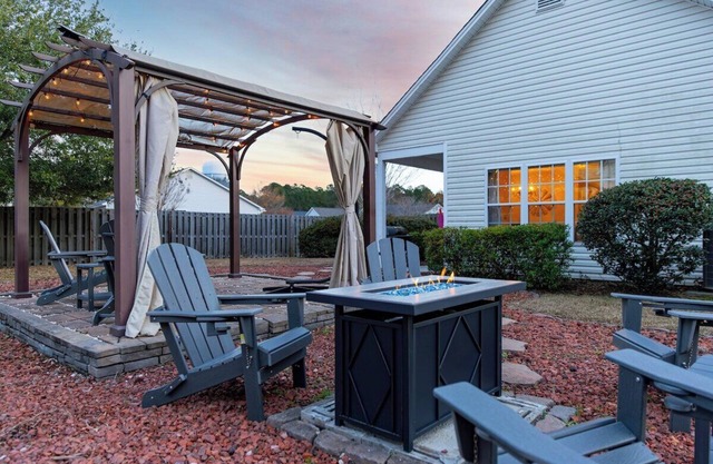 Wheatfields Home · Amazing Location+Fire Pit+Games| Backyard Bungalow