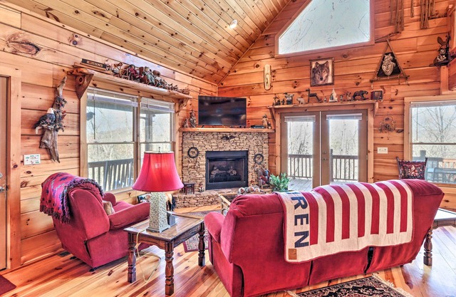 Wheelchair-Accessible Murphy Cabin w/ Fire Pit!