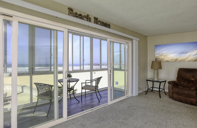 Impresionantes vistas al mar desde todas las ventanas! Condominio de lujo en la playa