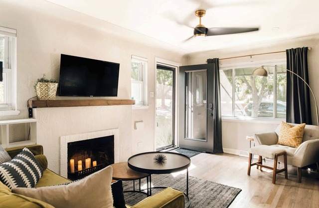 Whimsical Escape - Near Botanic Gardens & Zoo