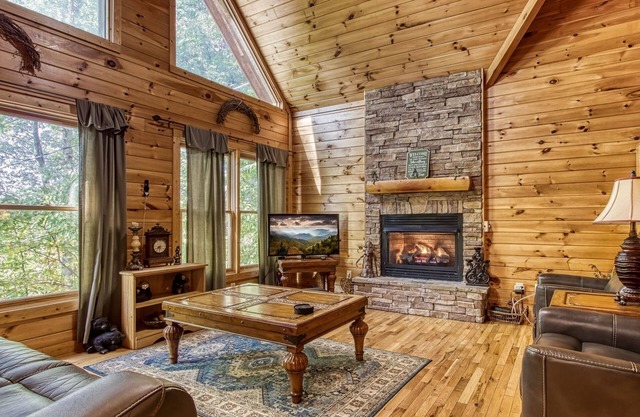 Whispering Oaks - Private Pigeon Forge Getaway...close To Tanger Outlet Shopping 2 Bedroom Cabin by RedAwning