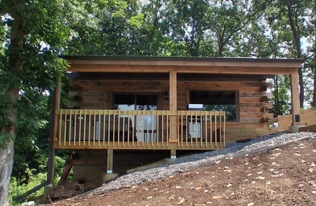 Whispering Winds Sleep 2 Hot Tub, Whispering Winds Sleeps 2 Hot Tub