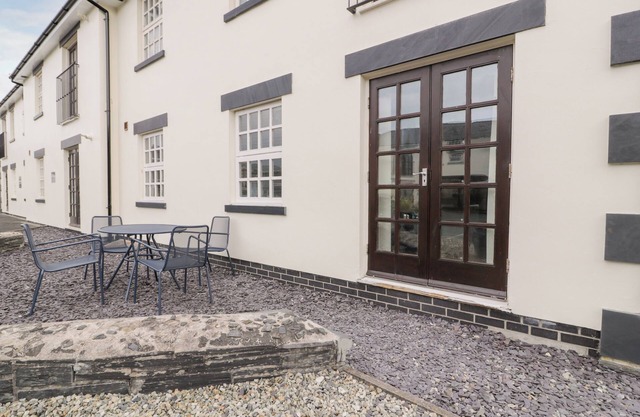 Whistle Stop Apartment