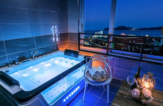 White Black Pension in Geoje Island