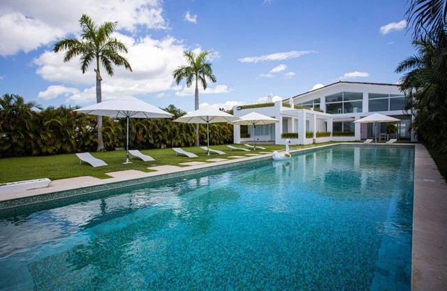 CASA BLANCA LUXURY HOSPITALITY
