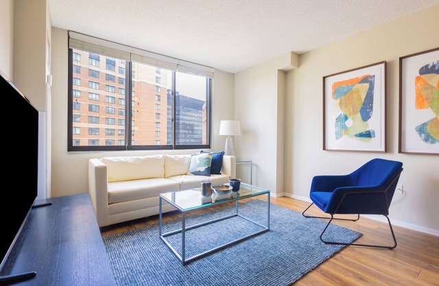 White Plains Modern One Bedroom, Near Transit