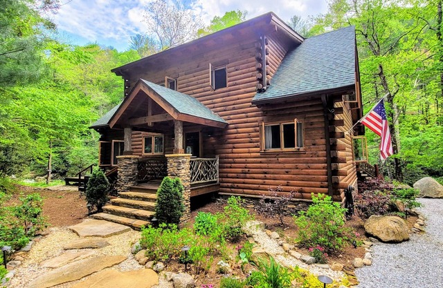Whitewater Mountain Cabin en el río