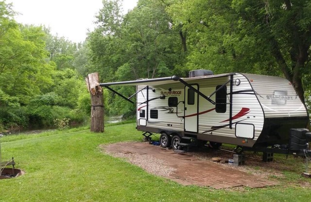 Whitewater River travel trailer, camping acogedor, tranquilo y privado para mayores de 55 años