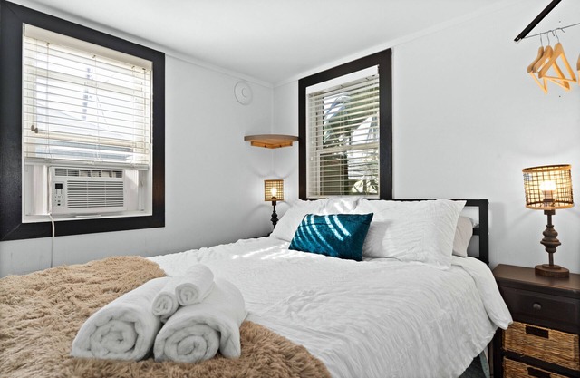 Wilmington Beach Bungalow~ Kure Beach, Fishing, Pool, Walk to Pier