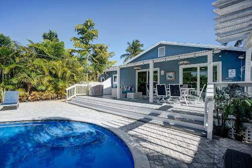 Wilton Drive Tropical Oasis