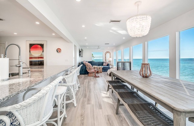 * VENTANAS EN EL AGUA * Oasis frente al mar, recién renovado! Ven a disfrutar de la vista!