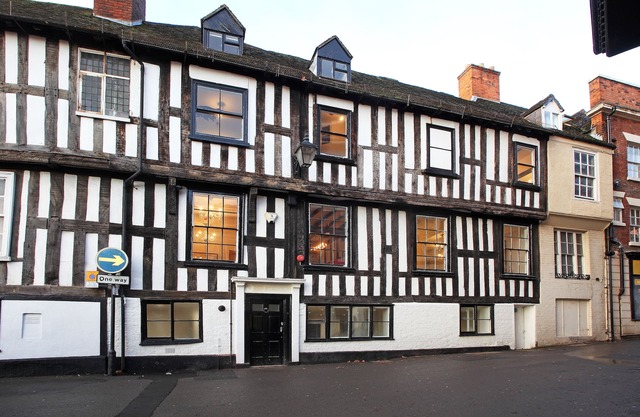¡Nuevo para 2018! Windsor Place House - Una impresionante mansión Tudor.