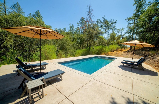Wine Country Estate - Pool, Spa, Dog Friendly