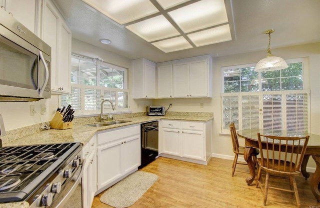 Amueblado de lujo de 3 habitaciones en Petaluma, Wine Country -14 noches mínimo