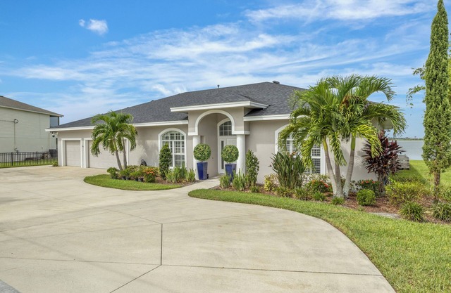 Winter Haven Waterfront Retreat