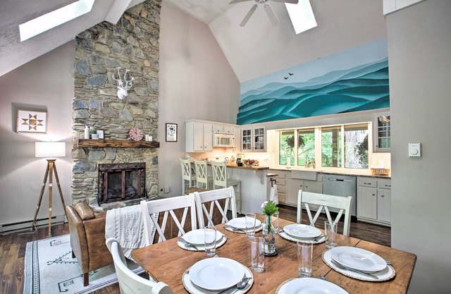 Wintergreen Resort Home w/ 2 Decks + Ski Access!