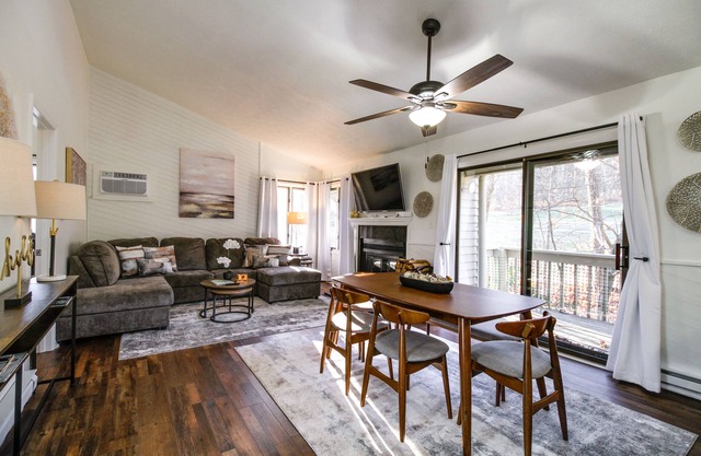 Wintergreen Ski Resort Condo w/ Golf Access!