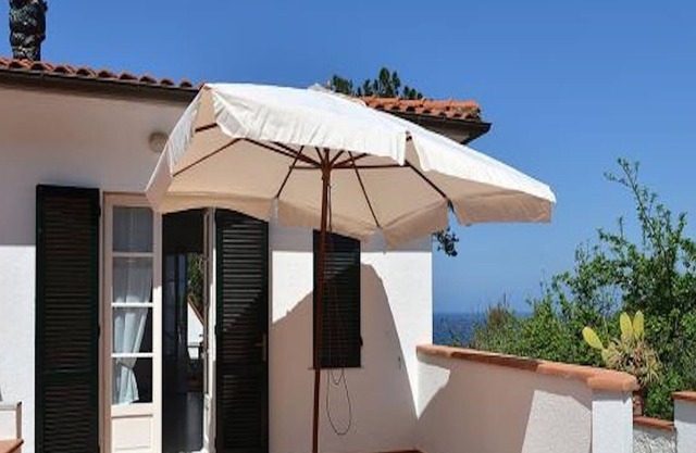 With Furnished Terrace and Close to the Beach - Apartment Denise 6