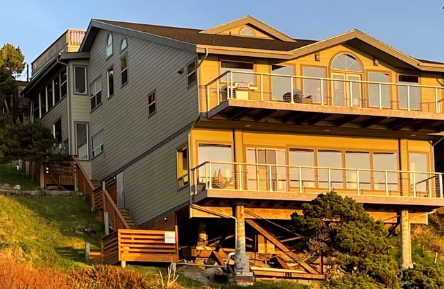 Casa de vacaciones junto al acantilado con vistas mágicas