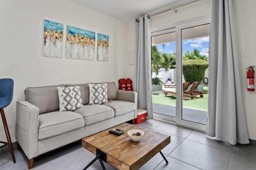 WLR7 - 1BR near Palm Beach - White Lotus Retreat