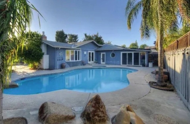 Wonderful 2-bedroom house with AC in charming Clovis