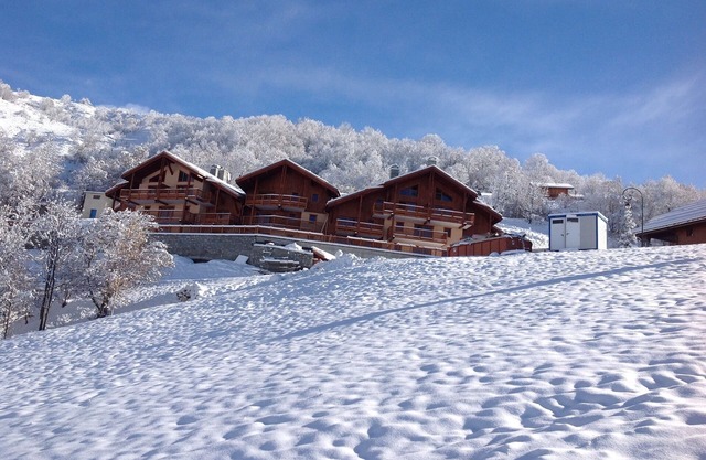 Maravilloso apartamento al lado de las pistas, ski in / ski out; duerme 6-8 personas