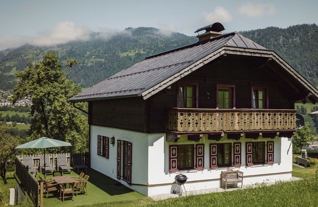 Casa de vacaciones privada con WIFI, TV, patio, mascotas permitida, vista panorámica, aparcamiento