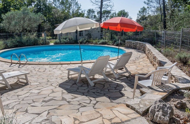 Casa de vacaciones privada con piscina privada, WIFI, TV, terraza, mascotas permitida, aparcamiento