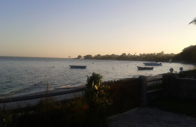 Maravillosa casa situada al borde de la Laguna de Araruama