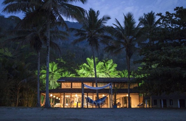 Maravillosa casa en la playa frente al mar en la paradisíaca Ilha Grande