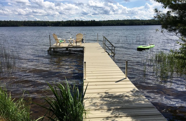 Log Cabin Retreat de la década de 1950, 500 pies en Franklin Lake / Chequamegon Ntl Forest