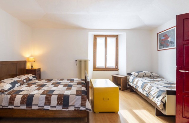 Estupenda casa de vacaciones privada para 7 personas con WIFI, A/C, TV, patio y mascotas permitida