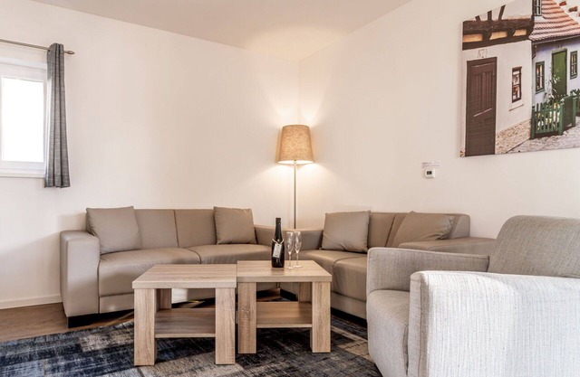 Estupenda casa de vacaciones privada para 10 personas con WIFI, TV, terraza y mascotas permitida