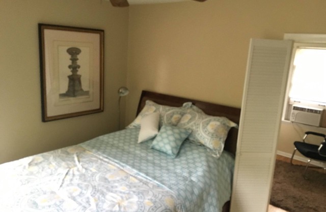 Maravilloso, privado 1-BR Apartamento con gran terraza, enorme patio